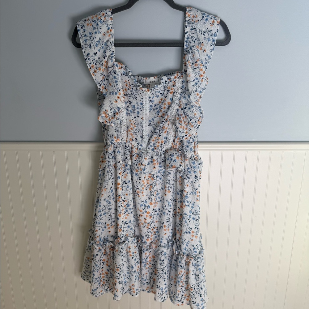 E&M Size L Floral Dress